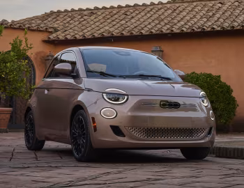 2024–pr. Fiat 500e Inspired By Beauty [North America] (332) '2024–pr.
