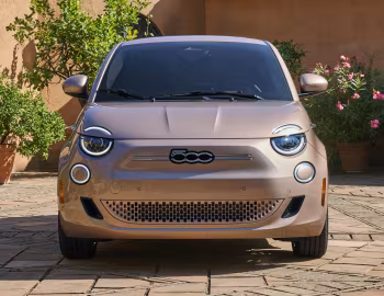 2024–pr. Fiat 500e Inspired By Beauty [North America] (332) '2024–pr.