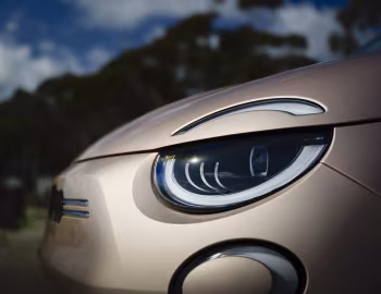 2024–pr. Fiat 500e Inspired By Beauty [North America] (332) '2024–pr.