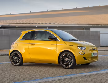 Fiat 500e La Prima [UK-spec] (332) '2025–至今