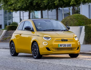 Fiat 500e La Prima [UK-spec] (332) '2025–至今
