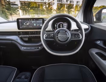 中控台 Fiat 500e La Prima [UK-spec] (332) '2025–至今