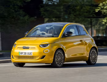 Fiat 500e La Prima [UK-spec] (332) '2025–至今