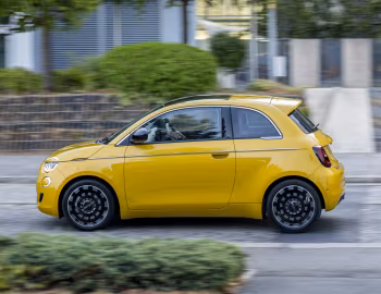 Fiat 500e La Prima [UK-spec] (332) '2025–至今