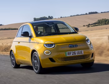 Fiat 500e La Prima [UK-spec] (332) '2025–至今