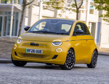 Fiat 500e La Prima [UK-spec] (332) '2025–至今