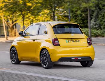 Fiat 500e La Prima [UK-spec] (332) '2025–至今