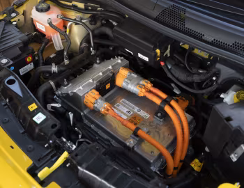 发动机舱 Fiat 500e La Prima [UK-spec] (332) '2025–至今