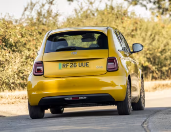 Fiat 500e La Prima [UK-spec] (332) '2025–至今