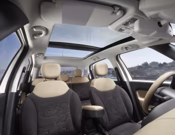Интерьер 2014–17 Fiat 500L [North America] (330) '2013–17