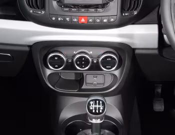 Interior Fiat 500L Beats Edition [UK-spec] (330) '2014–15