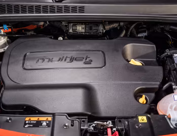 Bajo el capó Fiat 500L Cross [UK-spec] (330) '2017–20