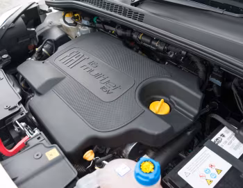 发动机舱 Fiat 500L MPW [UK-spec] (351) '2013–17
