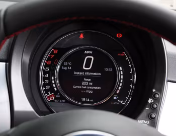 仪表台 Fiat 500S [UK-spec] (312) '2013–15