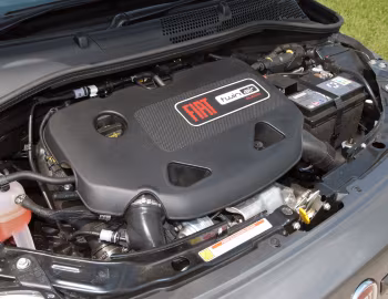 Bajo el capó Fiat 500S [UK-spec] (312) '2013–15