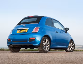 Fiat 500S Cabrio [UK-spec] (312) '2013–15