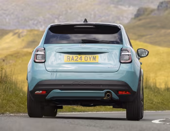 Fiat 600 Hybrid La Prima [UK-spec] (364) '2024–pr.