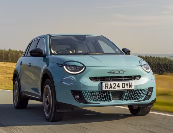 Fiat 600 Hybrid La Prima [UK-spec] (364) '2024–pr.