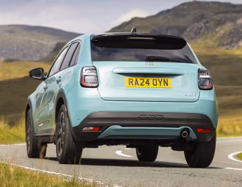 Fiat 600 Hybrid La Prima [UK-spec] (364) '2024–pr.
