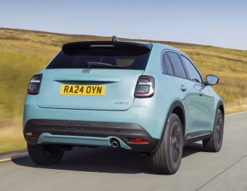 Fiat 600 Hybrid La Prima [UK-spec] (364) '2024–pr.