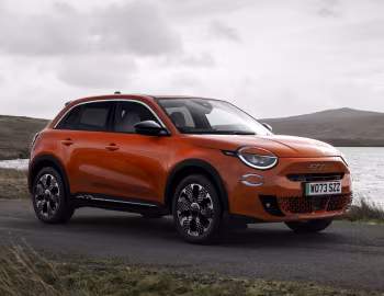 Fiat 600e La Prima [UK-spec] (365) '2024–pr.