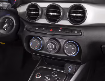 Interior 2018–20 Fiat Argo Drive 1.3 Flex (358) '2017–20