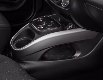 内饰 2019–20 Fiat Cronos Drive (359) '2018–20