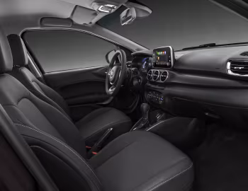 内饰 2021–22 Fiat Cronos Precision (359) '2020–22