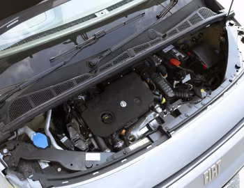 Bajo el capó Fiat Doblò [Japan] (360) '2023–24