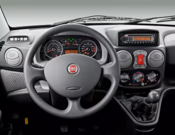 Panel frontal Fiat Doblò [Brazil] (223) '2009–13