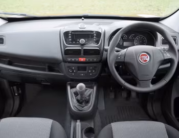 Panel frontal Fiat Doblò [UK-spec] (263) '2010–15
