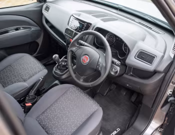 Interior Fiat Doblò XL [UK-spec] (263) '2015–22