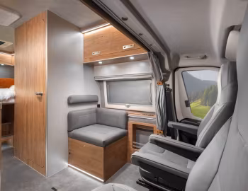 Interior 2025 Globe-Traveller Explorer 2Z '2024–25