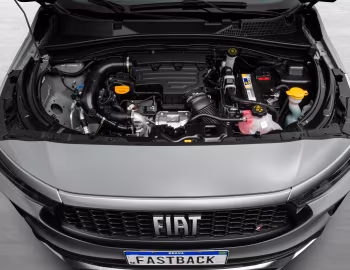 Bajo el capó 2023–25 Fiat Fastback Audace Turbo 200 (376) '2022–25
