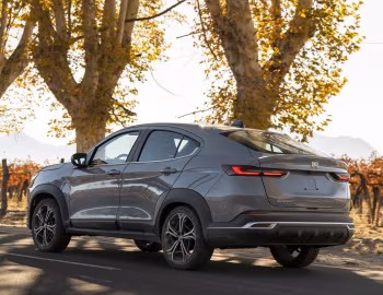 Fiat Fastback Turbo 270 [Argentina] (376) '2024–25