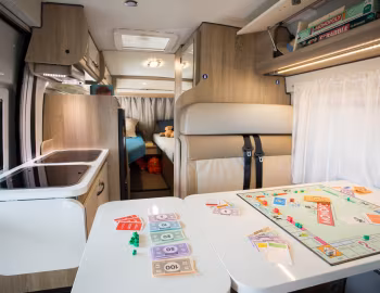 Interior 2016–pr. Font Vendôme Duo Van '2015–pr.