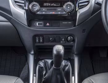 Interior Fiat Fullback Double Cab [UK-spec] (503) '2016–19