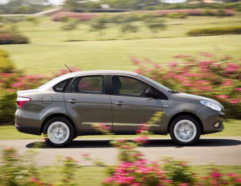 2013–16 Fiat Grand Siena Essence (326) '2012–16