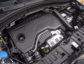 Bajo el capó Fiat Grande Panda La Prima Hybrid [UK-spec] (328) '2026