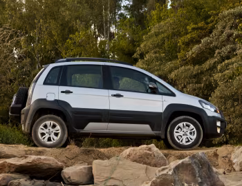 2011–13 Fiat Idea Adventure [Latam] (350) '2010–13
