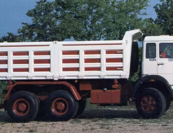 Iveco-Fiat 330-35 EmilCamion ribaltabile trilaterale (P) '1983–????
