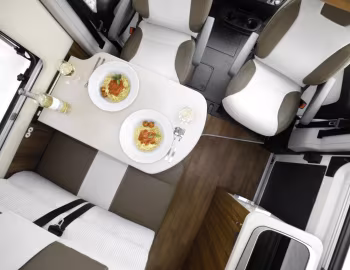 Intérieur 2015–21 Karmann Mobil Davis 590 '2014–21