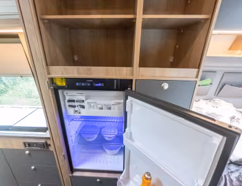 Interior 2022–24 la strada Avanti C '2021–24