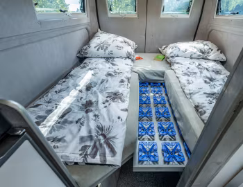 Interior 2023–24 la strada Avanti EB '2022–24
