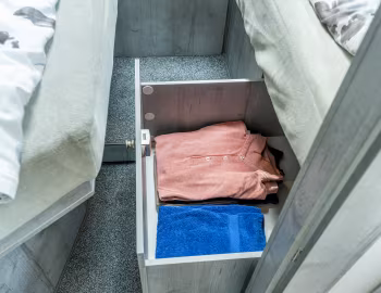 Interior 2023–24 la strada Avanti EB '2022–24