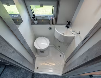 Interior 2023–24 la strada Avanti EB '2022–24
