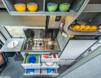 Interior 2023–24 la strada Avanti EB '2022–24