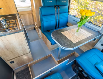 Interior 2022–24 la strada Avanti F '2021–24