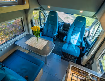 Interior 2022–24 la strada Avanti F '2021–24