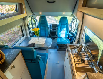 Interior 2022–24 la strada Avanti F '2021–24